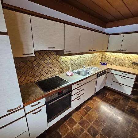 Singer Apartment *