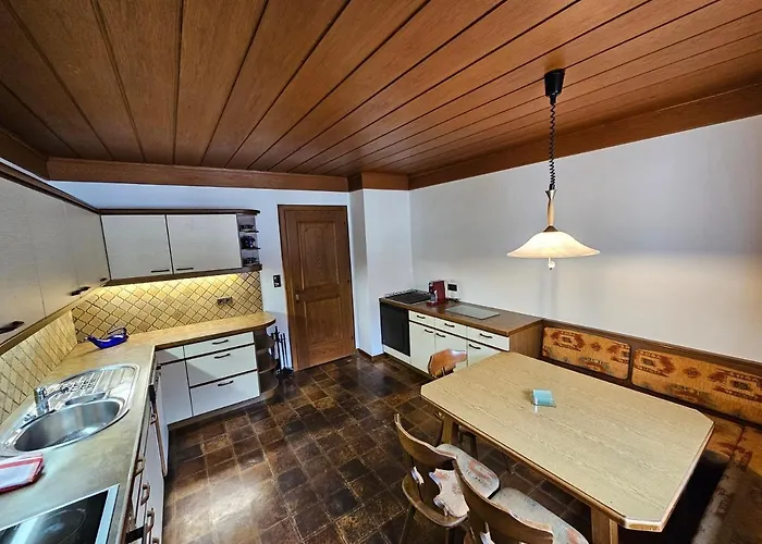 Singer Apartment Vols