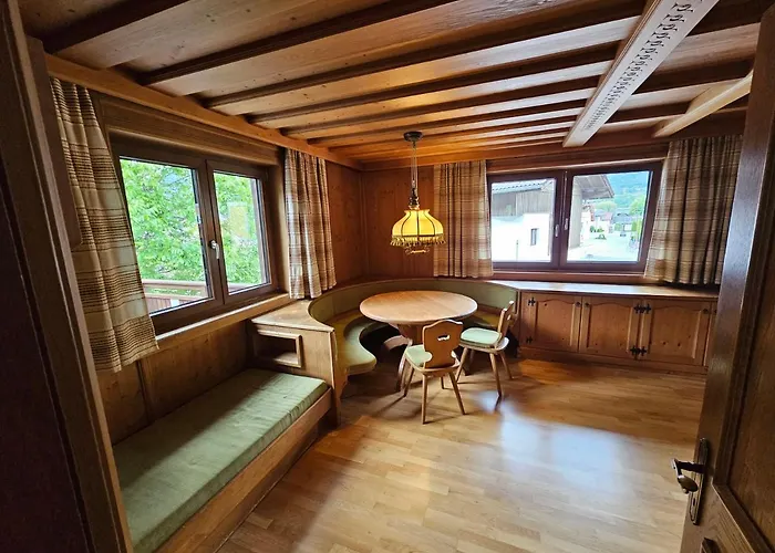 Singer Apartment Vols