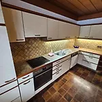 Singer Apartament *