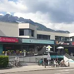 Singer Apartament *